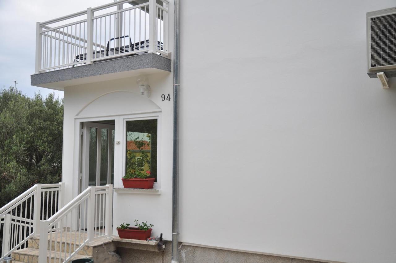 Rose Rooms At Island Of Rab Banjol Exterior photo