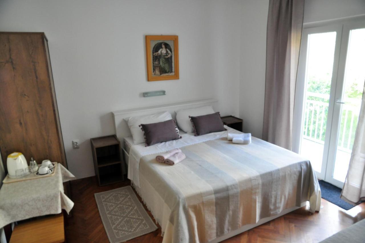 Rose Rooms At Island Of Rab Banjol Exterior photo